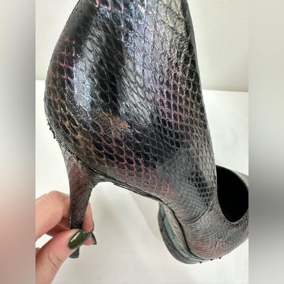 Brian Atwood Iridescent Snakeskin Ferguson Platform Heels Pumps Size 9.5 - Picture 10 of 14